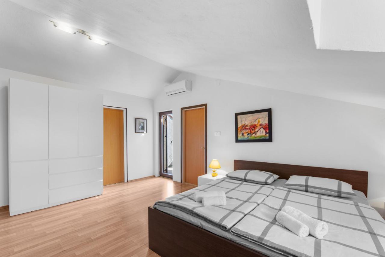 Apartments Villa Falcon فونتانا المظهر الخارجي الصورة
